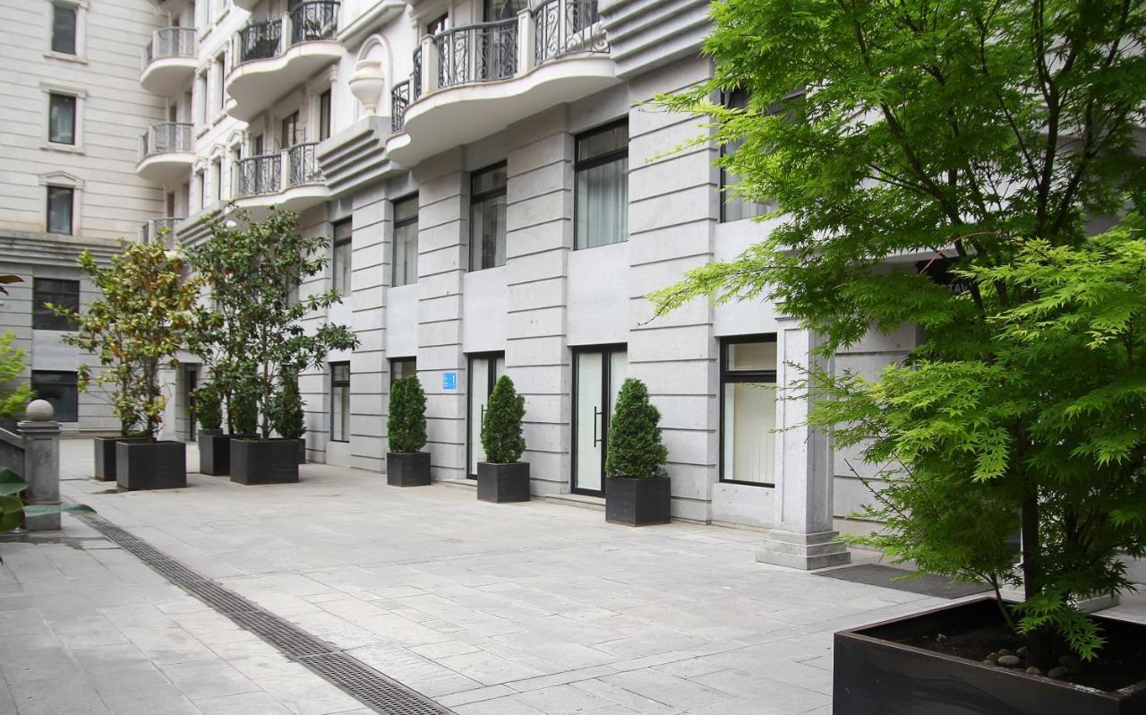 Parilament On Rustaveli 4 Rooms تبليسي المظهر الخارجي الصورة